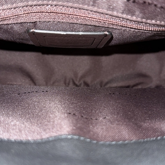 New Coach Black Leather Shoulder Bag with Gold Chain - Picture 5 of 9